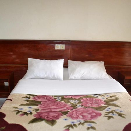 Hotel Le Diplomate Yaounde Bagian luar foto